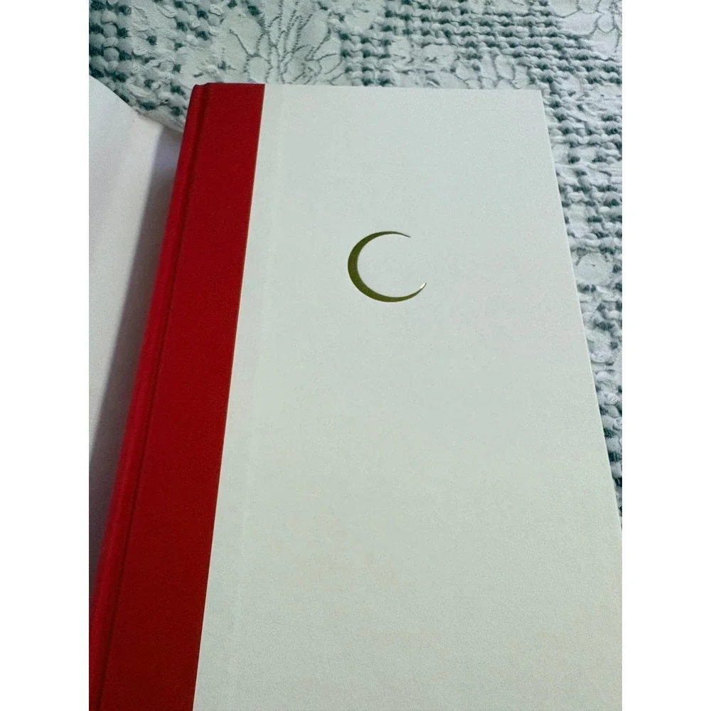 House of Earth and Blood Crescent City Sarah J Maas‎ Hardcover Book
